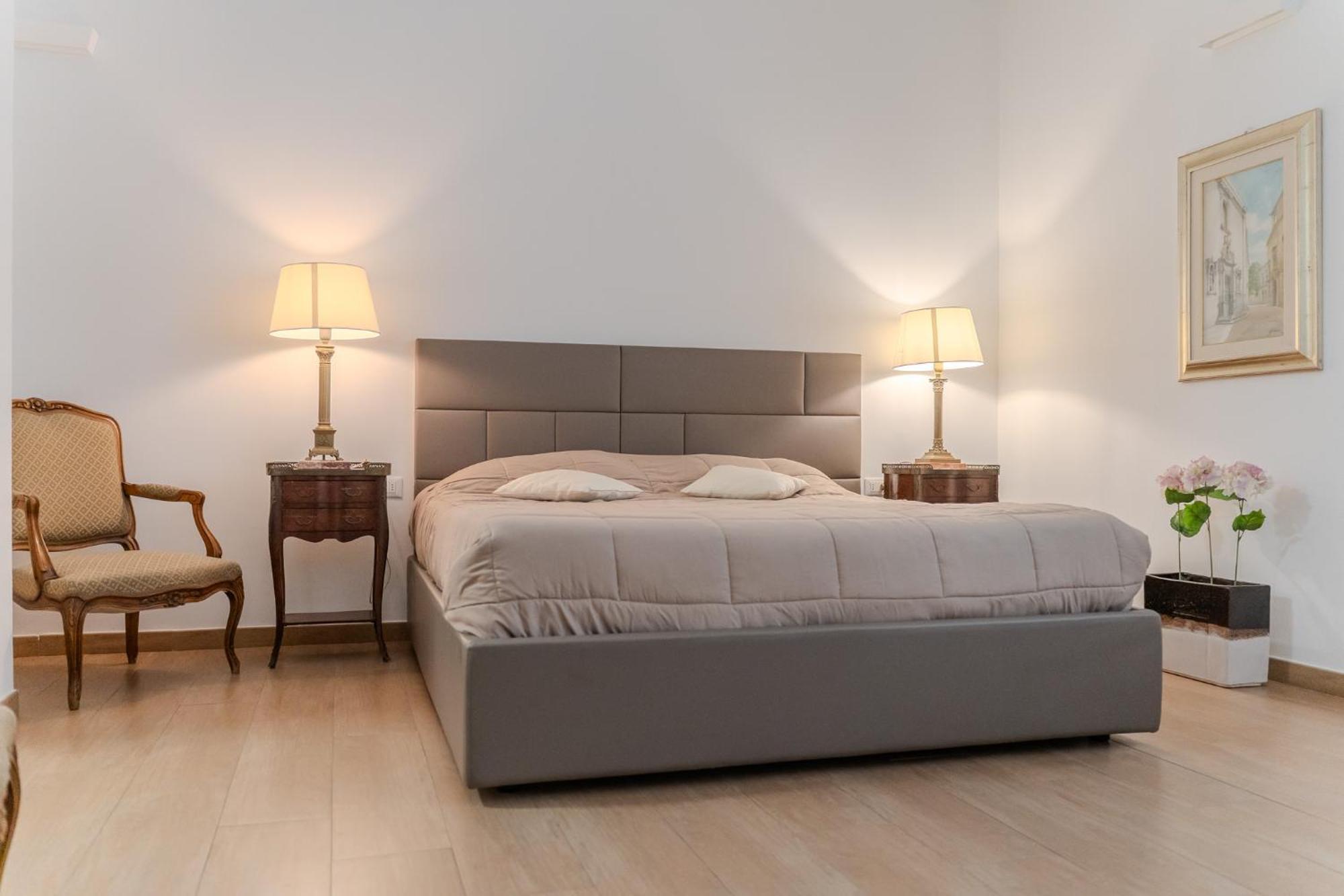 B&B Charme Lecce Bagian luar foto