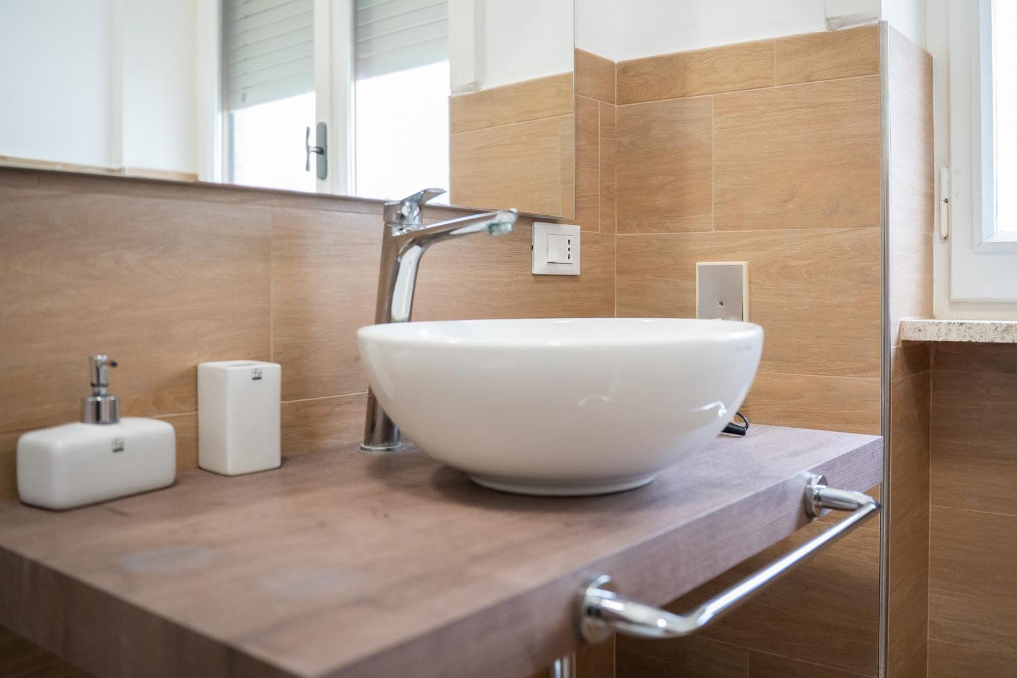 B&B Charme Lecce Bagian luar foto