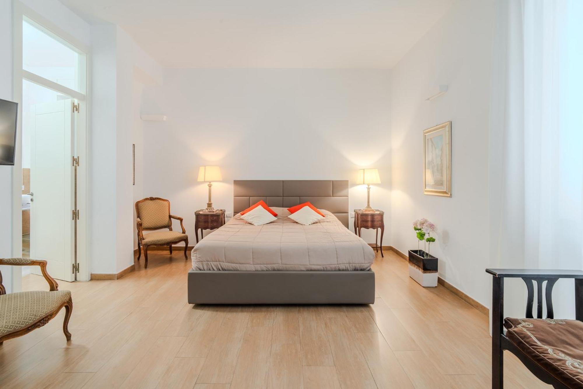 B&B Charme Lecce Bagian luar foto