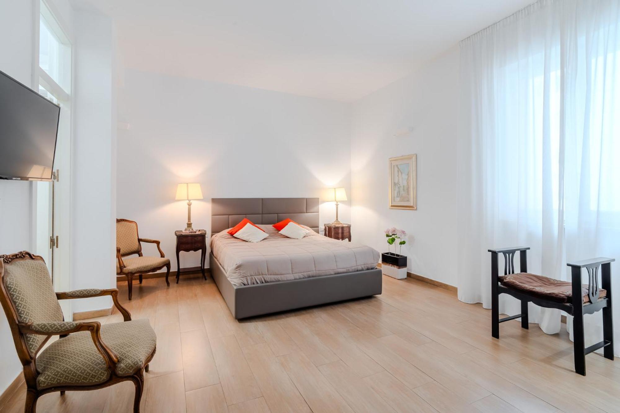 B&B Charme Lecce Bagian luar foto